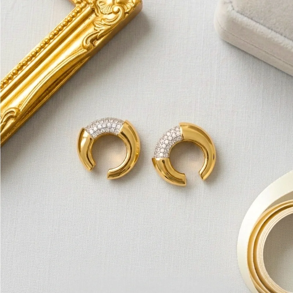 Statement 18K Gold Plated Zircon Pavé Chunky Ear Cuff - Non Piercing